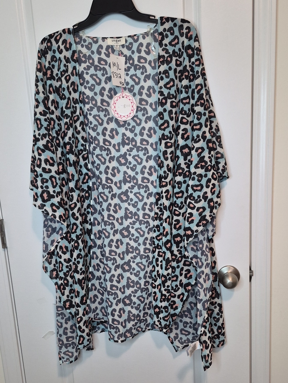 Umgee Animal Print Top in Pastel Blue and Pink Kimono Size M/L